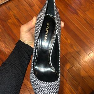 Sergio Rossi black and white pump 38 1/2